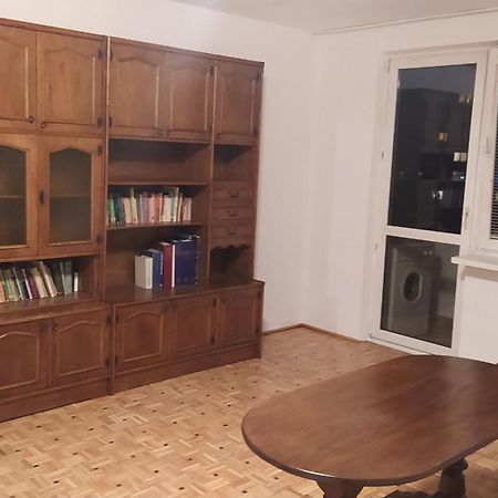 Uroczy Apartament Z Bezplatnych Parkingiem Warschau Exterior foto